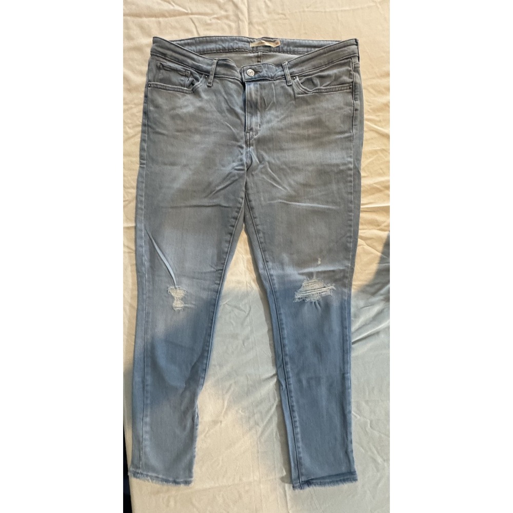 Womans Levi Strauss 711 Skinny Jeans  Size 32